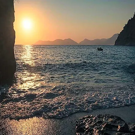 Hotel Butterfly Valley 3*